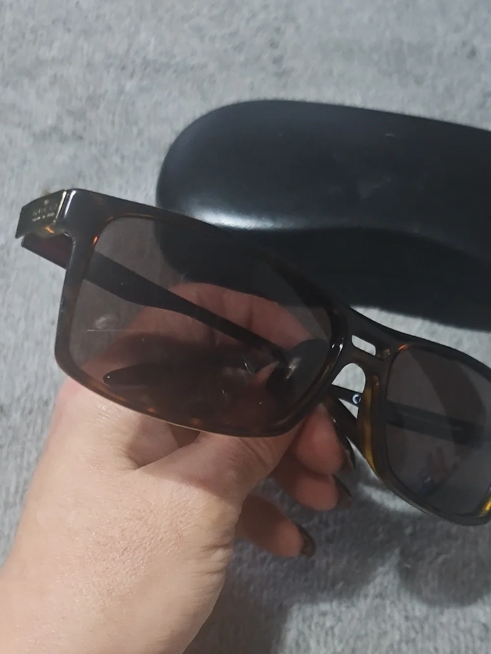 Gucci Model Number: GG 1588/S Unisex Designer Sunglasses